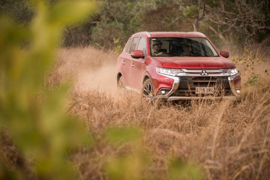  Mitsubishi Outlander 2015 года  (AU) (фото 11 из 40)
